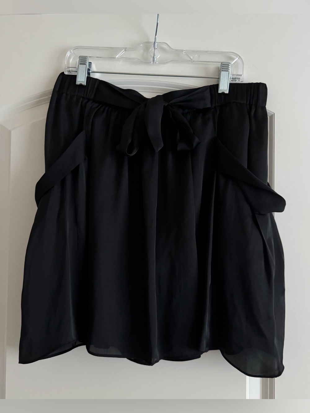 Black Tie-Waist Lightweight Skirt